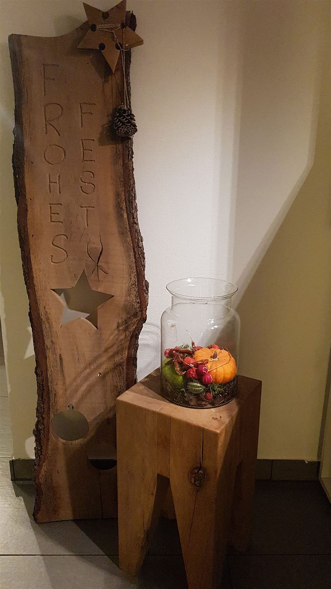 Holzarbeit zur Weihnachtszeit